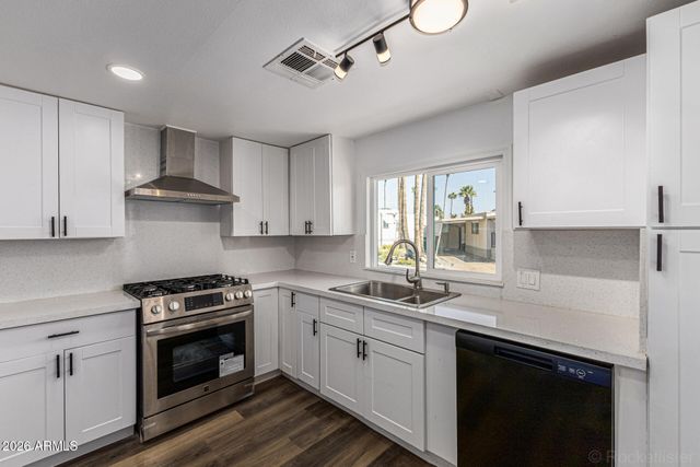 2050 W DUNLAP Avenue D52, Phoenix, AZ 85021