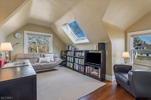 41 Oakwood Ave, Montclair Twp., NJ 07043