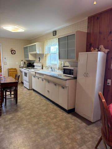 17 Church Street, Dry Ridge, KY 41035