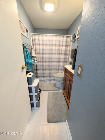 220 Ember Drive, Oregon, OH 43616