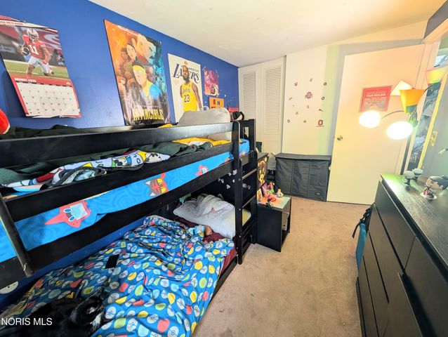 220 Ember Drive, Oregon, OH 43616