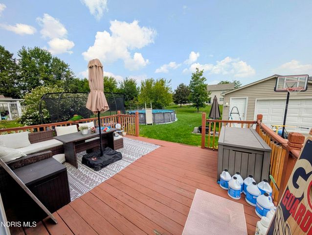 220 Ember Drive, Oregon, OH 43616