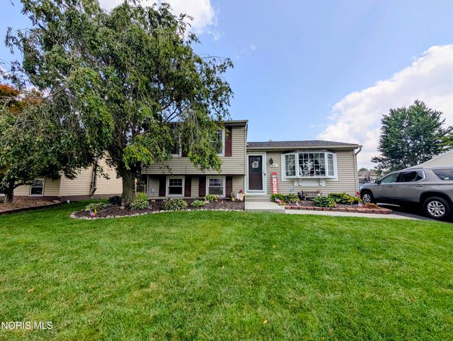 220 Ember Drive, Oregon, OH 43616