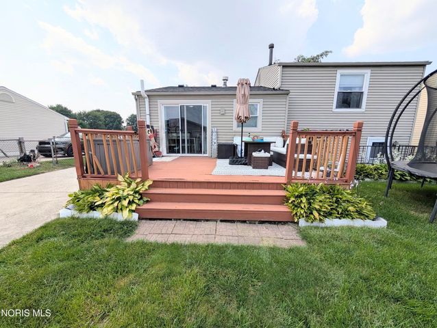 220 Ember Drive, Oregon, OH 43616