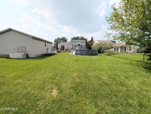 220 Ember Drive, Oregon, OH 43616