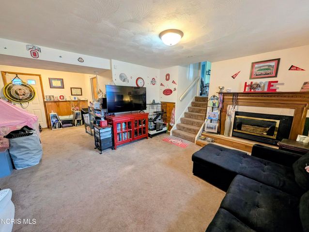 220 Ember Drive, Oregon, OH 43616