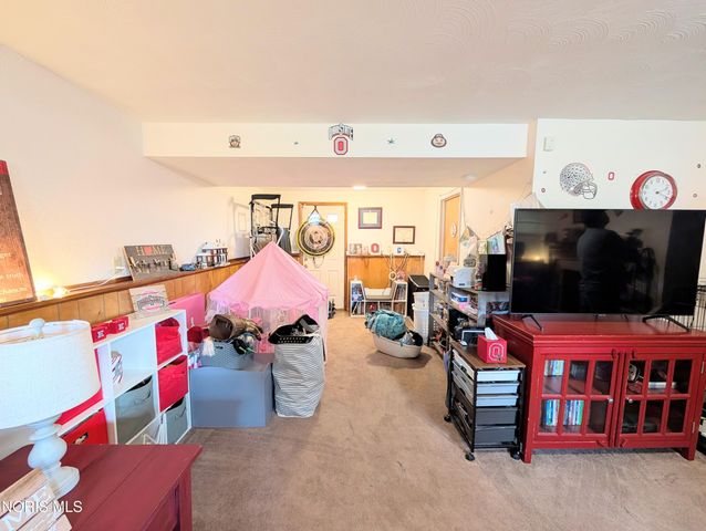 220 Ember Drive, Oregon, OH 43616
