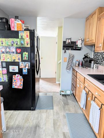 220 Ember Drive, Oregon, OH 43616