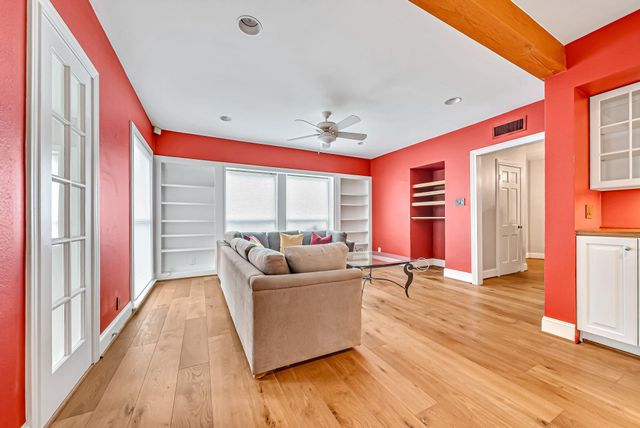 2350 N Braeswood Boulevard, Houston, TX 77030