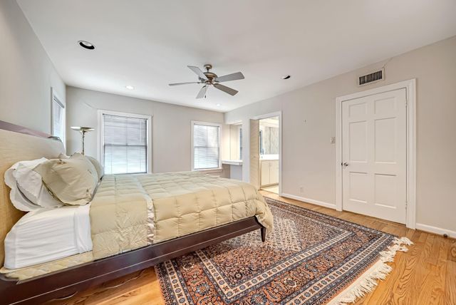 2350 N Braeswood Boulevard, Houston, TX 77030