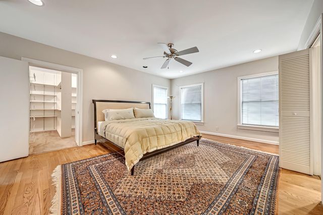 2350 N Braeswood Boulevard, Houston, TX 77030