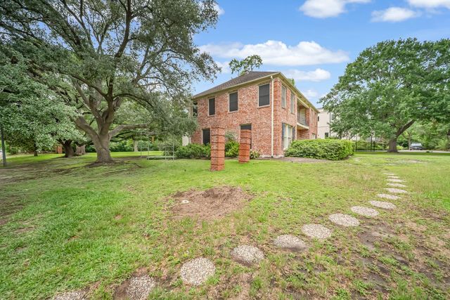 2350 N Braeswood Boulevard, Houston, TX 77030