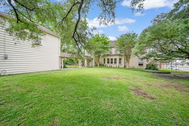 2350 N Braeswood Boulevard, Houston, TX 77030