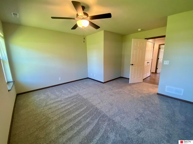 136 W Ida Lane, Lincoln, NE 68523