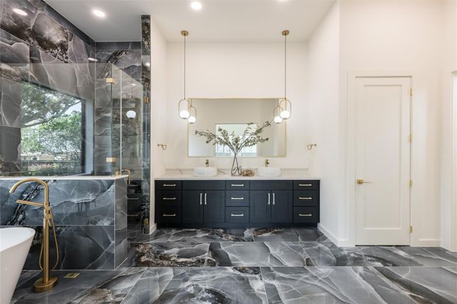 3607 Dumbarton Street, Houston, TX 77025