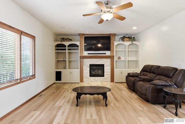 17321 Monroe Circle, Omaha, NE 68135