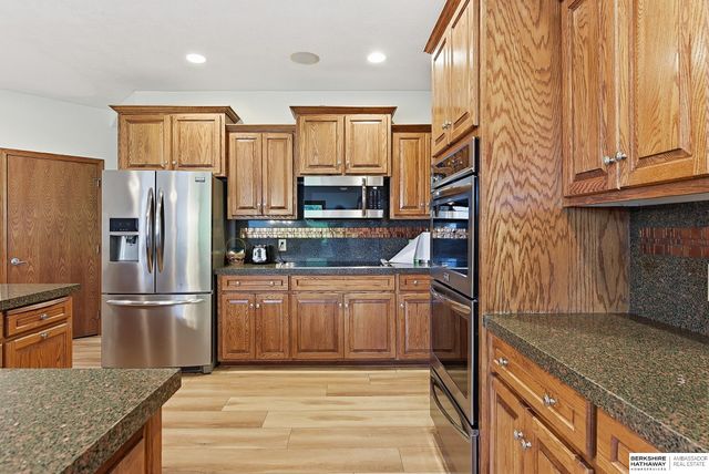 17321 Monroe Circle, Omaha, NE 68135