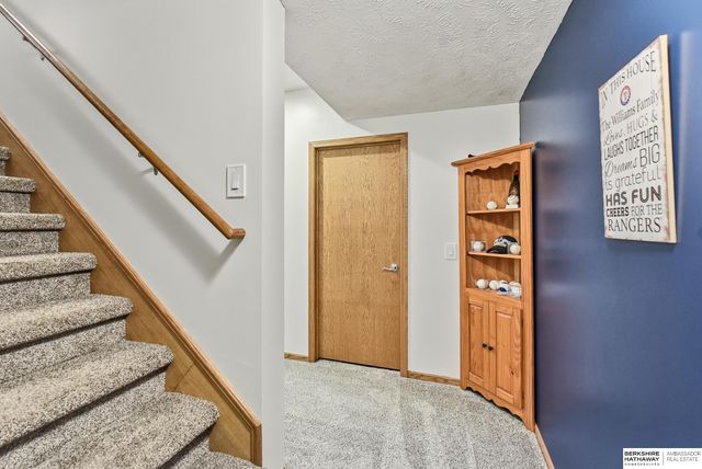 17321 Monroe Circle, Omaha, NE 68135
