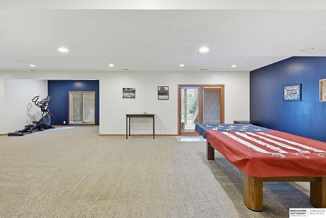 17321 Monroe Circle, Omaha, NE 68135