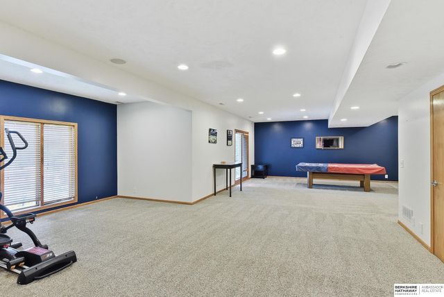 17321 Monroe Circle, Omaha, NE 68135