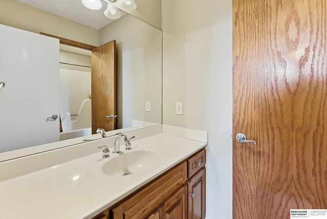 17321 Monroe Circle, Omaha, NE 68135