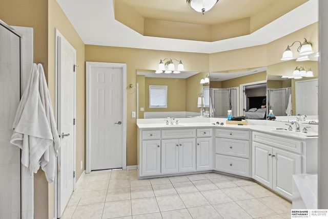 17321 Monroe Circle, Omaha, NE 68135