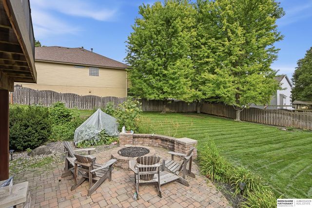 17321 Monroe Circle, Omaha, NE 68135