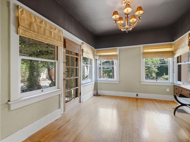 702 E Peralta Way, Fresno, CA 93704