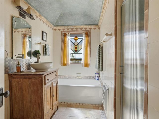 702 E Peralta Way, Fresno, CA 93704