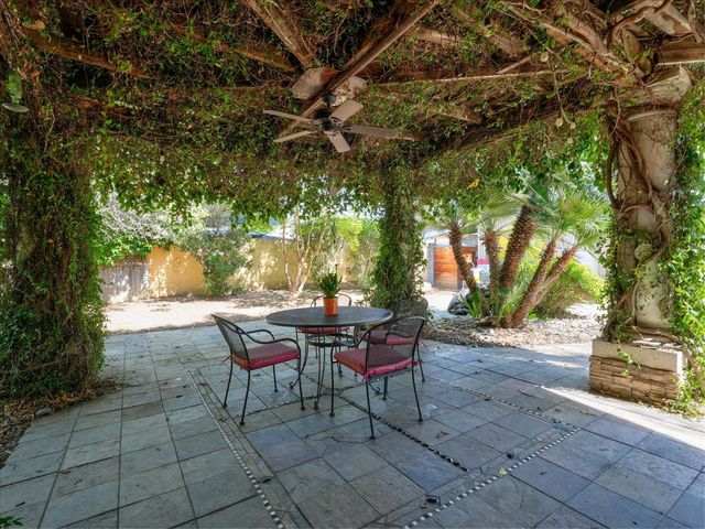 702 E Peralta Way, Fresno, CA 93704