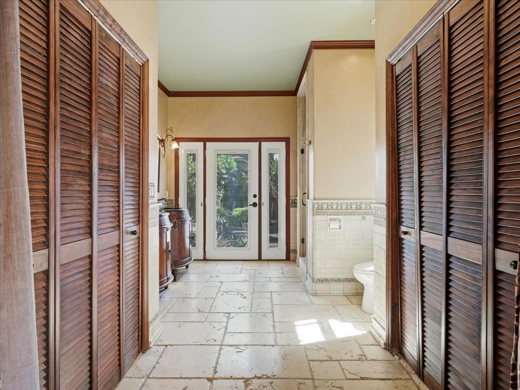 Image 20 of property listing at 702 E Peralta Way, Fresno, CA 93704