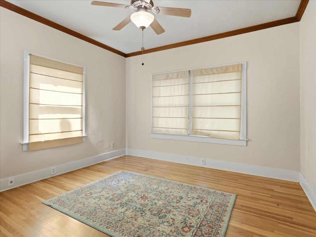 Image 23 of property listing at 702 E Peralta Way, Fresno, CA 93704