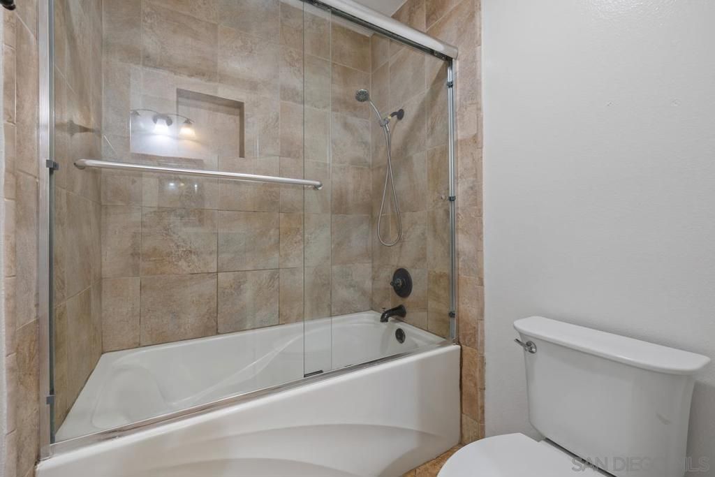 Image 10 of property listing at 3525 Lebon 209, San Diego, CA 92122