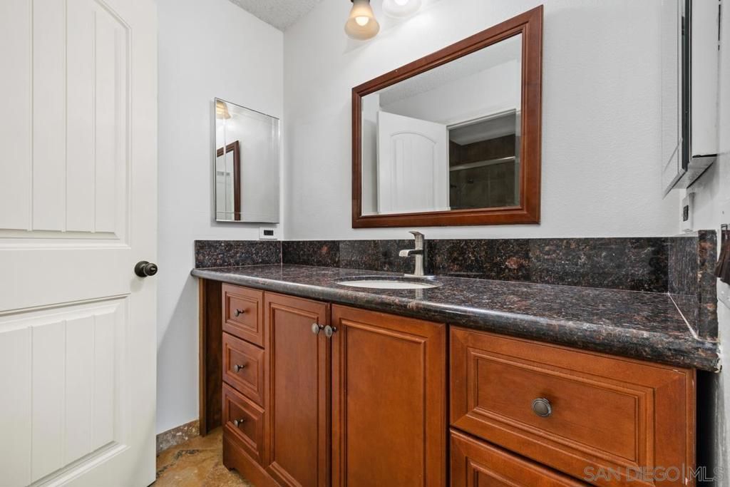 Image 9 of property listing at 3525 Lebon 209, San Diego, CA 92122
