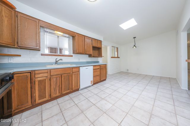 5008 E Adams Street, Tucson, AZ 85712