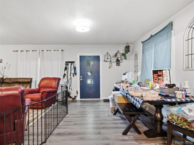 5495 Savoy Drive, Waterford Charter Township, MI 48327