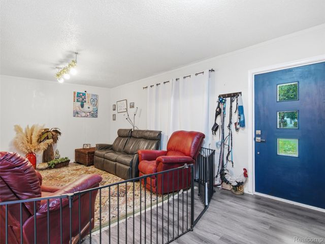 5495 Savoy Drive, Waterford Charter Township, MI 48327