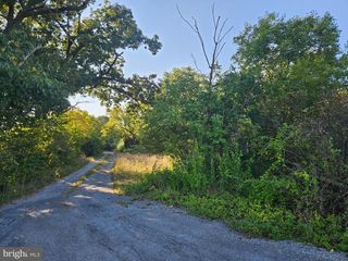 1588 FORT LOUDON RD, Mercersburg, PA 17236