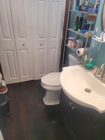 41 Linwood St, Haverhill, MA 01830