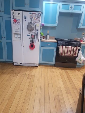 41 Linwood St, Haverhill, MA 01830