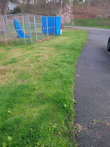 41 Linwood St, Haverhill, MA 01830