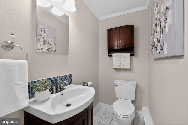 1440 CATHYS LN, North Wales, PA 19454