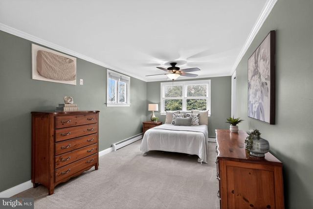 1440 CATHYS LN, North Wales, PA 19454