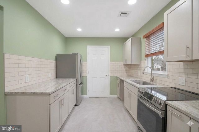 1440 CATHYS LN, North Wales, PA 19454