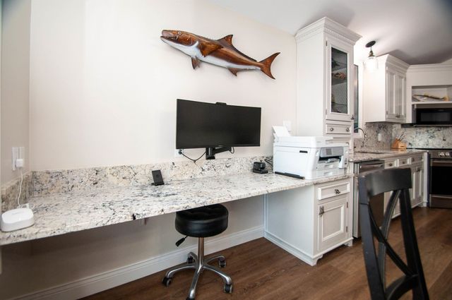 102 Constantin Dr, Golden Meadow, LA 70357