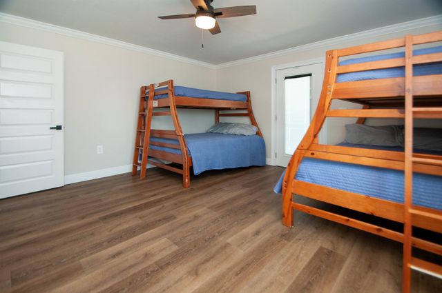 102 Constantin Dr, Golden Meadow, LA 70357