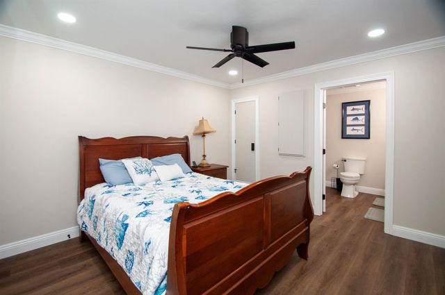 102 Constantin Dr, Golden Meadow, LA 70357