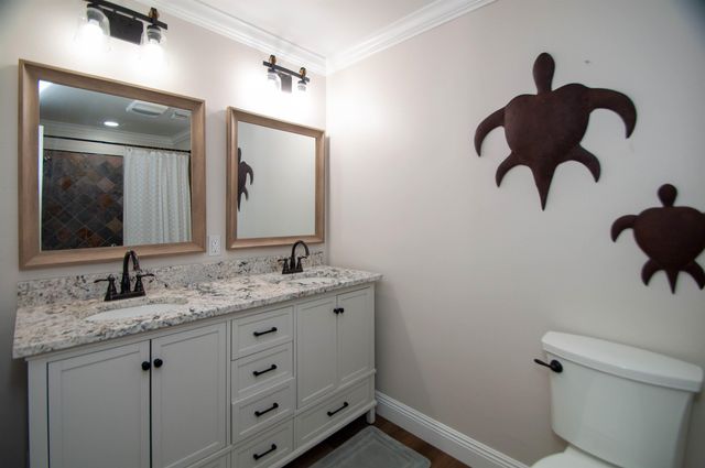 102 Constantin Dr, Golden Meadow, LA 70357