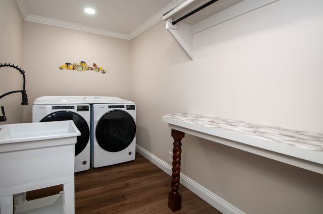 102 Constantin Dr, Golden Meadow, LA 70357