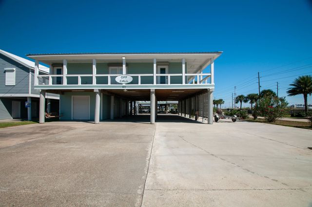 102 Constantin Dr, Golden Meadow, LA 70357